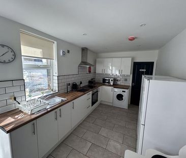 1 bedroom in a house share to rent - Photo 6