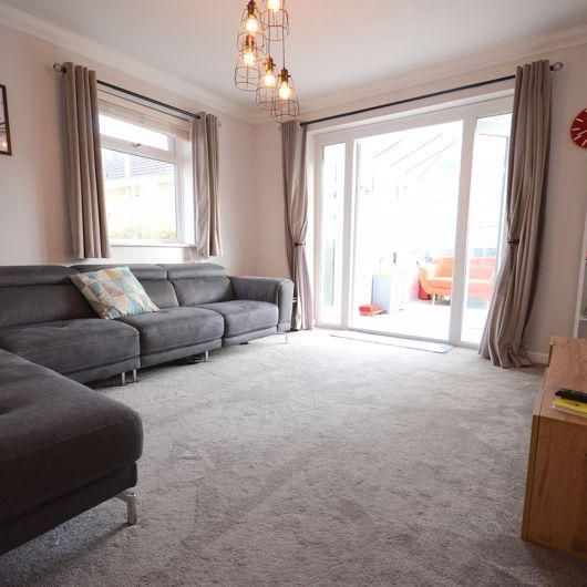 3 bedroom detached bungalow to rent - Photo 1