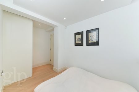 2 Bedroom Flat, Lexington Street, London, Greater London, Soho, W1F - Photo 4