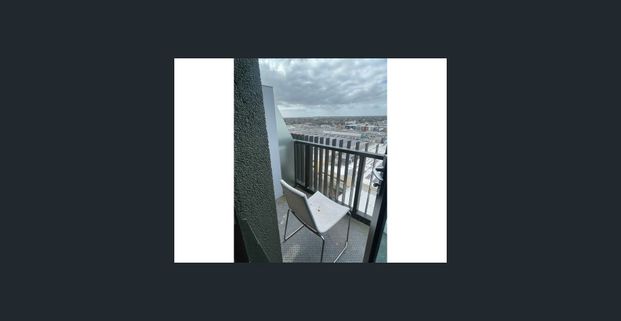 Fully Furnished Apartment in heart of Frankston - Photo 1