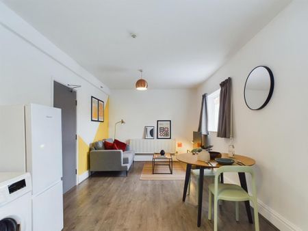 2 bedroom flat to rent - Photo 3