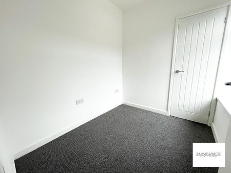 3 bedroom terraced house to rent - Photo 3