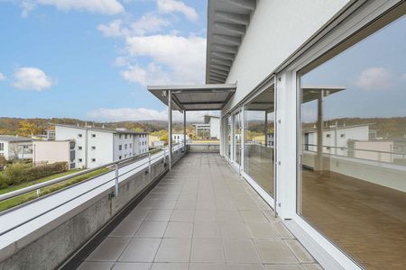 Lichtdurchflutete 4.5-Zimmer-Attikawohnung mit grosser Terrasse - Photo 5