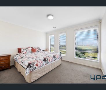 Charming Double-Story Home in Prime Family Location!! - Photo 5