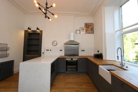 3 bedroom flat to rent - Photo 3