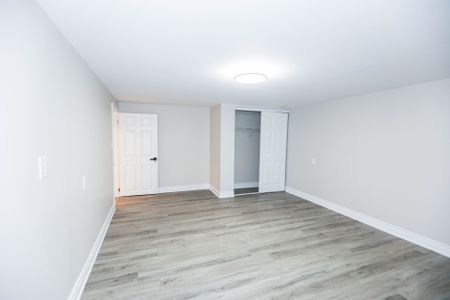 For Lease - 382 Allgood Street, Richmond Hill, Ontario - Photo 2
