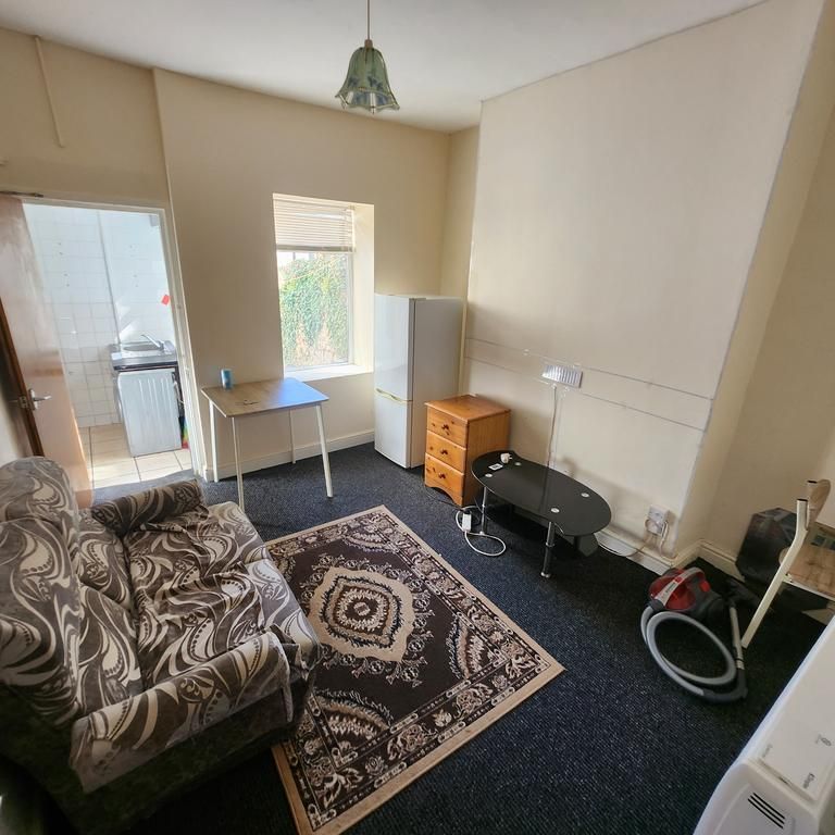 1 bedroom flat to rent - Photo 1