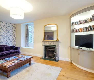 A very attractive period detached 4 bedroom, 2 bathroom property wh... - Photo 2