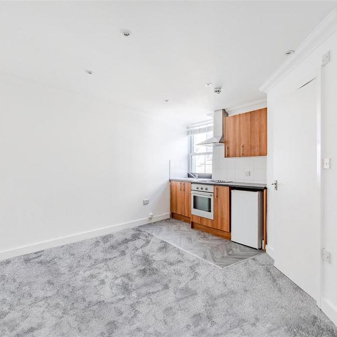 Studio to rent - Photo 1