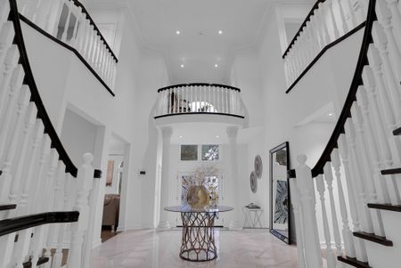 LUXURY HOME FOR RENT - Photo 2