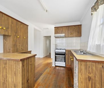 22 Prest Street, Redan Vic 3350 - Photo 2