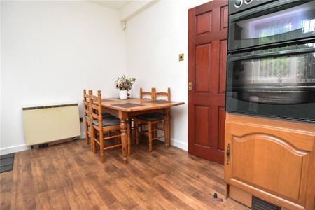 3 bedroom terraced house to rent - Photo 4