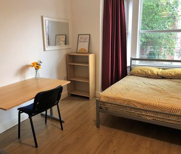 7 Bed Semi-Detached House, Lenton Boulevard, NG7 - Photo 1