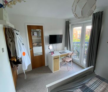 3 bedroom apartment to rent - Photo 3