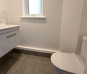 3 bedroom detached house to rent - Photo 4