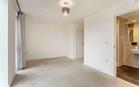 4 bedroom terraced house to rent - Photo 5