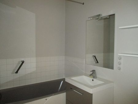 Location Appartement 4 pièces 89m² ORLEANS 45000 - Photo 4