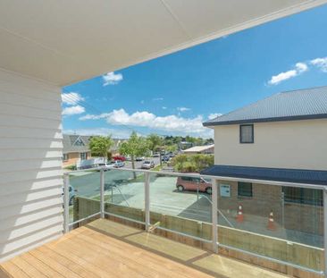 Spacious and sunny, executive, two bedroom apartments. - Photo 3