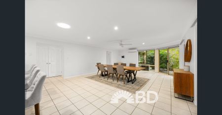 Quiet Parkside Living with Caravan/Boat Parking - Photo 5