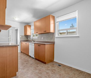 For Lease - 31 Springhead Gardens, Richmond Hill, Ontario - Photo 4