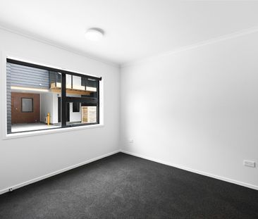 Discover comfortable and convenient living in this well-appointed 2... - Photo 2