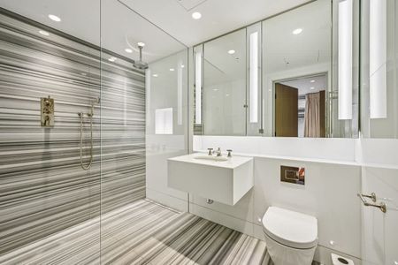 Russel Court, St James's, SW1A - Photo 2