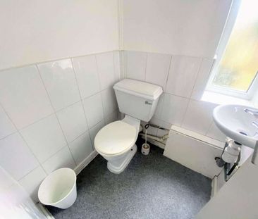 Woodhouse Hill Room 2 - Photo 2