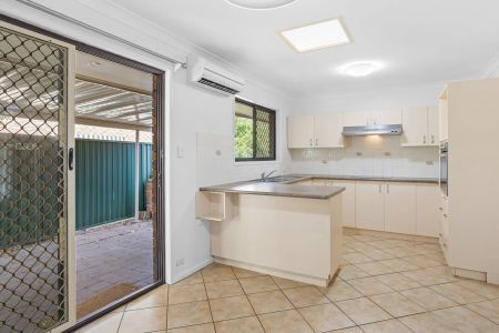 Spacious 3-Bedroom Home in Quiet Cul-de-Sac – Freshly Updated & Move-In Ready Contact Julie Sykes 0438 050 110 - Photo 4