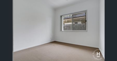 This stunning executive home will leave you feeling like you are at your very own private oasis. - Photo 4