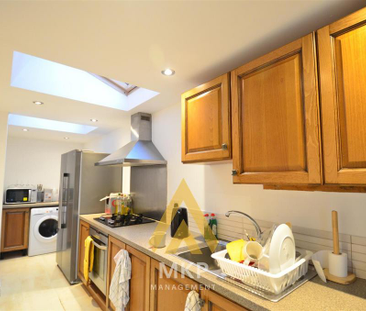 4 bedroom semi-detached house to rent - Photo 2
