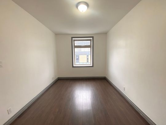 $1,300 / 1 br / 1 ba / 575 sqft 1BR Apartment Unit in St Catharines - Photo 1