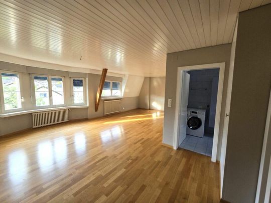 Helle 3.5-Zimmer-Dachgeschosswohnung im 4. OG - Photo 1