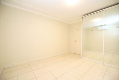 Three Bedroom Updated Family Home - Photo 4