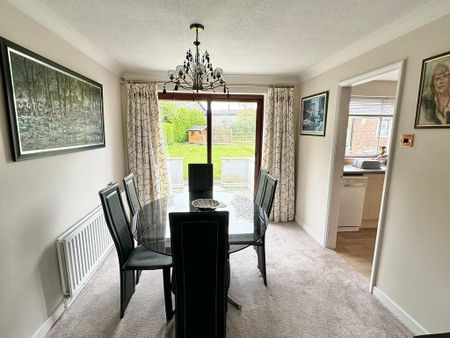2 bedroom detached bungalow to rent - Photo 3