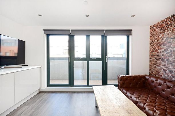 1 bedroom in a house share to rent - Photo 1