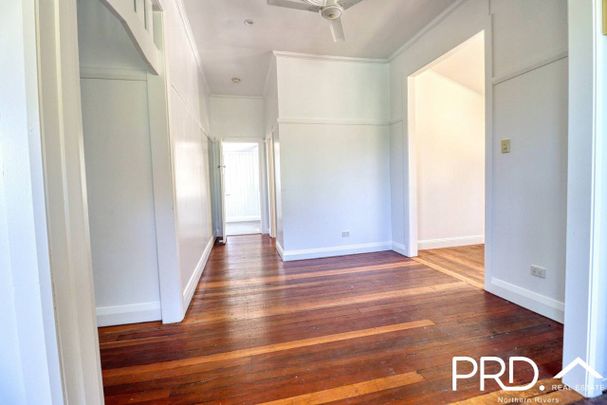 Conveniently Located - Photo 1