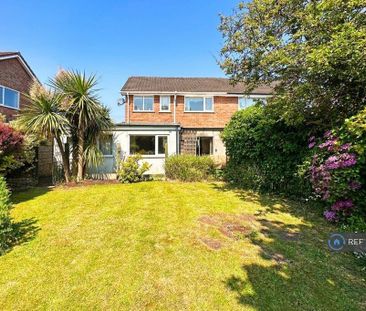 1 bedroom in a house share to rent - Photo 2