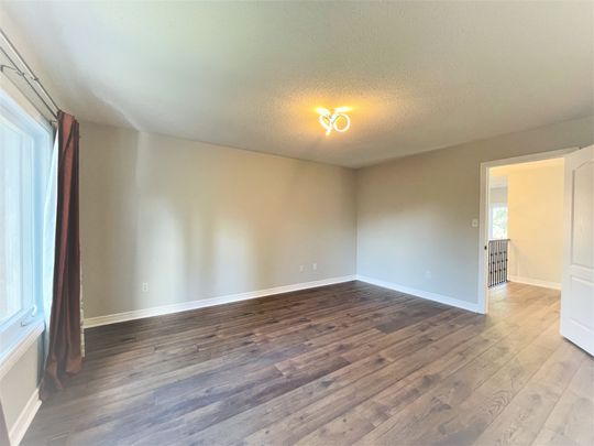 For Lease - 137 Bothwell Crescent, Newmarket, Ontario - Photo 1