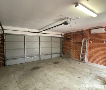 Spacious 3 bedrooms with study, loungeroom, rumpus and huge courtyard - Photo 4