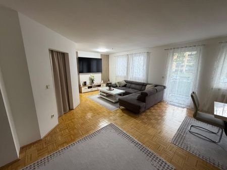Schöne 2,5 Zimmer Wohnung in Villach - ruhige Lage mit Balkon und Carport - Foto 3