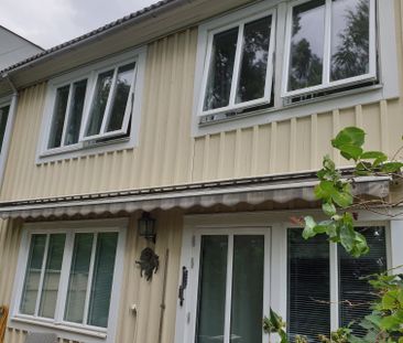 Ribegatan, Kista - Photo 2