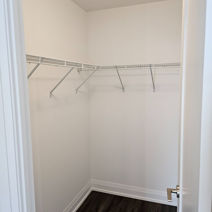 For Lease - 20 Soudan Avenue Unit# 1904, Toronto, Ontario - Photo 1