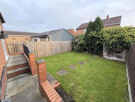 3 bedroom semi-detached house to rent - Photo 2