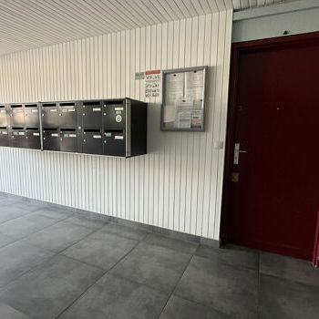 Appartement 3 pièces 70m2 REIMS 740 euros - Photo 1