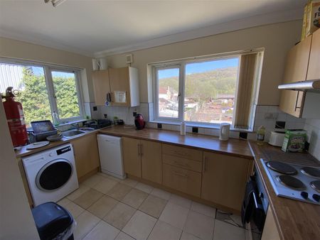 Room For Rent Broadway, Treforest - Photo 4