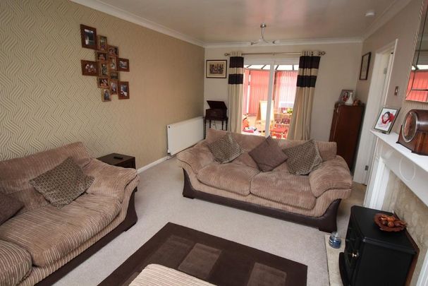 3 bedroom terraced house to rent - Photo 1