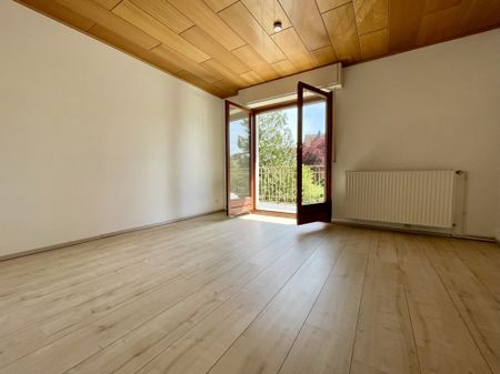 Ruhiger Nachmieter gesucht, für charmante 2 Zi.-Wohnung mit großer Dachterrasse - Photo 2