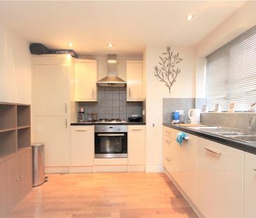 1 bedroom in a house share to rent - Photo 4