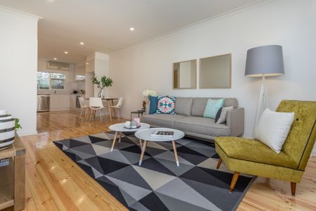 Open the Door to a Spacious unit in fabulous location - Photo 3