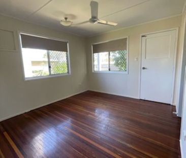 &ast;&ast;Charming Highset 3-Bedroom Home in Dysart 4745 QLD&ast;&ast; - Photo 1